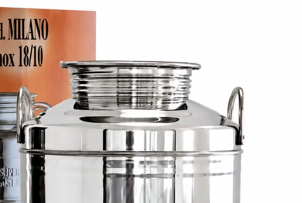 Close-up of the Milano drum's lid and threaded neck fitting
